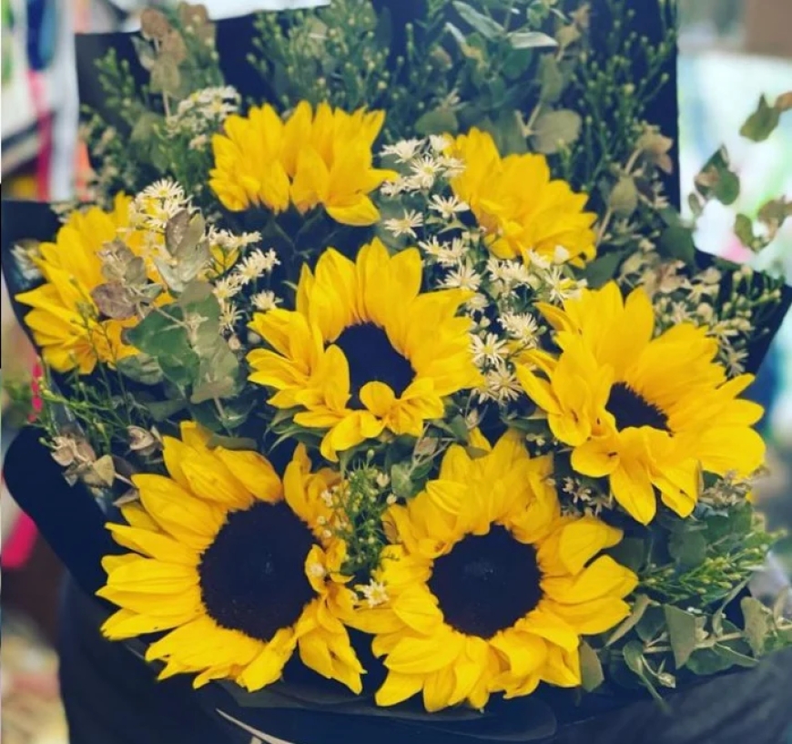 Seasonal Flowers to Order with Flower Delivery in St Kilda