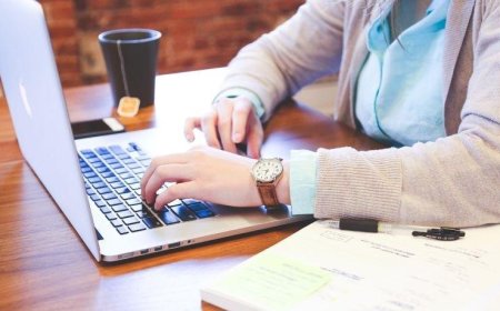 How Online Class Assignment Services Empower Working Professionals to Excel Without Burnout