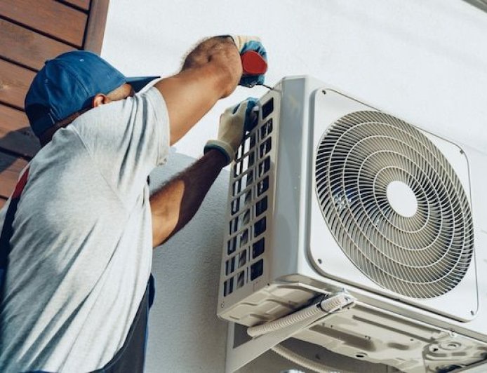 Why Regular AC Maintenance in Dubai Is Crucial for Comfort, Savings, and Clean Air