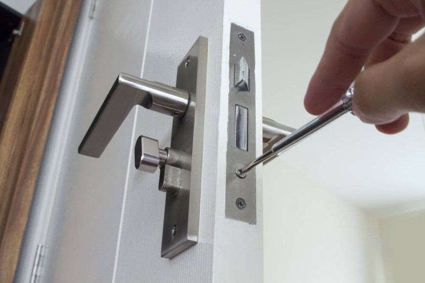 Top 7 Reasons to Hire a Professional Locksmith Lake Worth Today