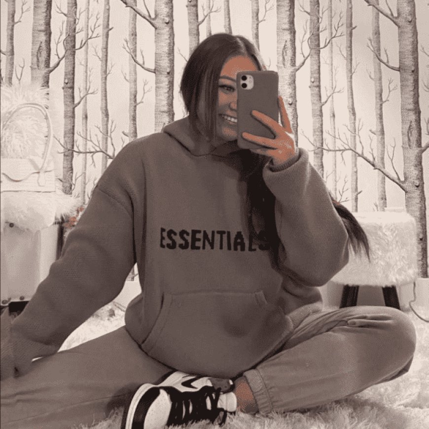 The Essentials Hoodie: A Staple of Modern Streetwear